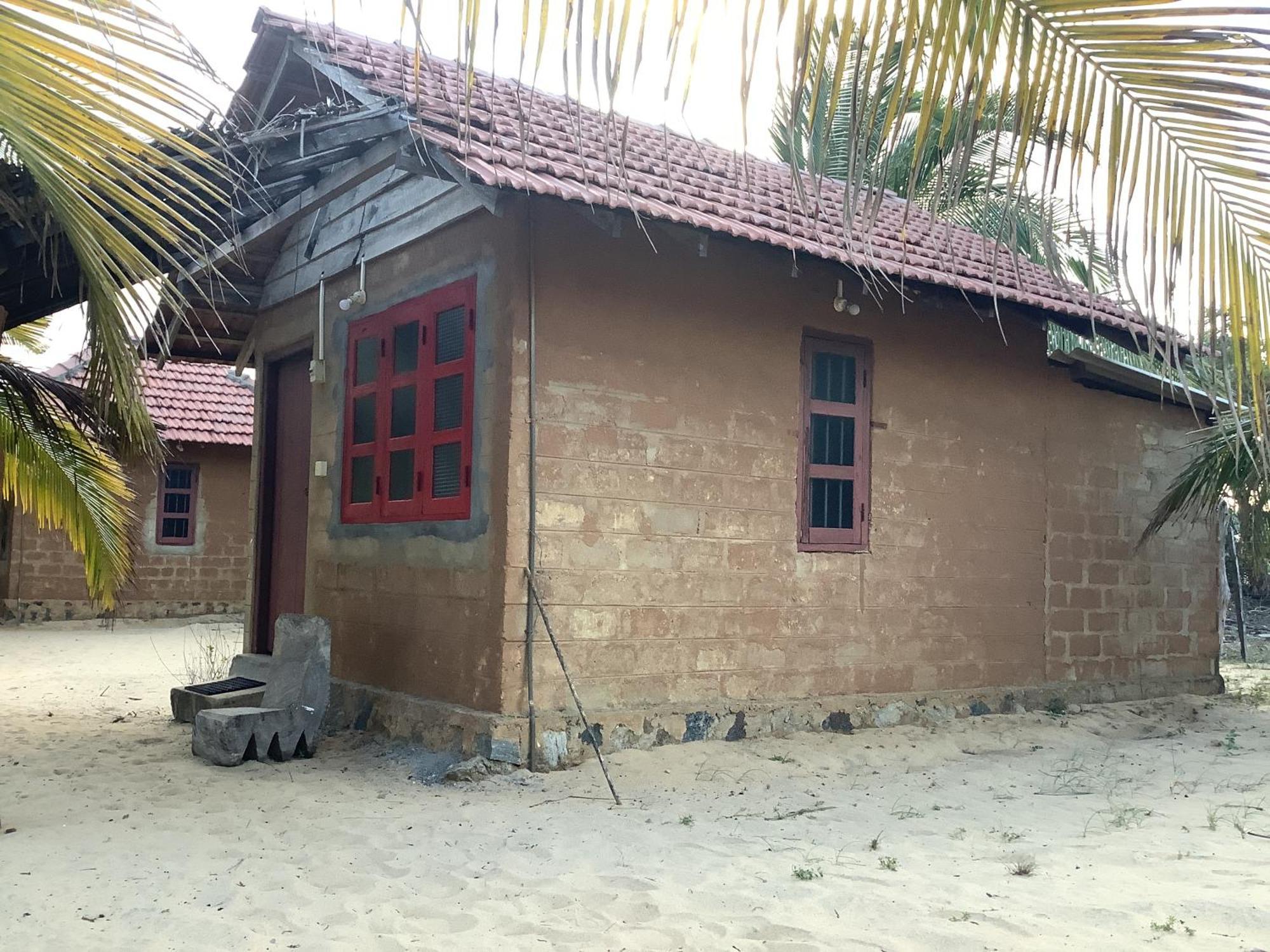 Ganesh Gate Hotel Pottuvil Exterior foto